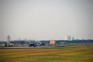 綾瀬市と大和市にまたがる米軍厚木基地