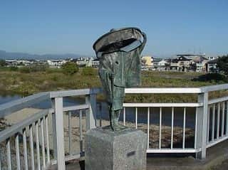 八王子市鶴巻橋の松姫像